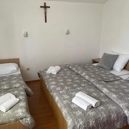 Pansion Luka Guest house *
